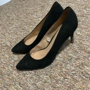 Size 10 black pointed toe shoe